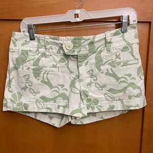 American Eagle Outfitters White/Green Chino Mid Rise Shorts Women’s Size 6